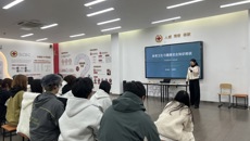 我校开展体育卫生与健康安全知识培训