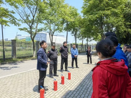我校开展物业消防应急演练